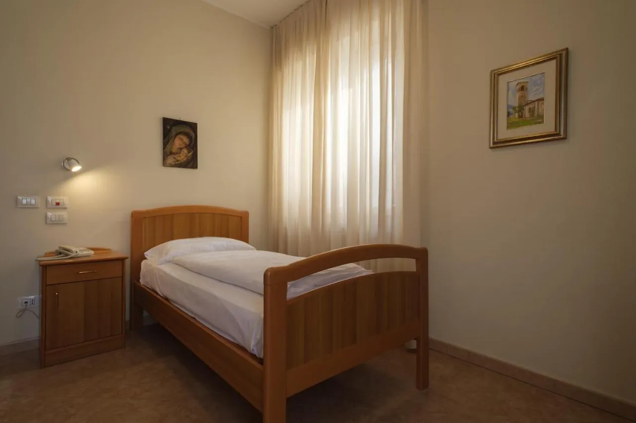 Casa Vacanza - Casa Del Padre Nascimbeni Torri Del Benaco Guest house