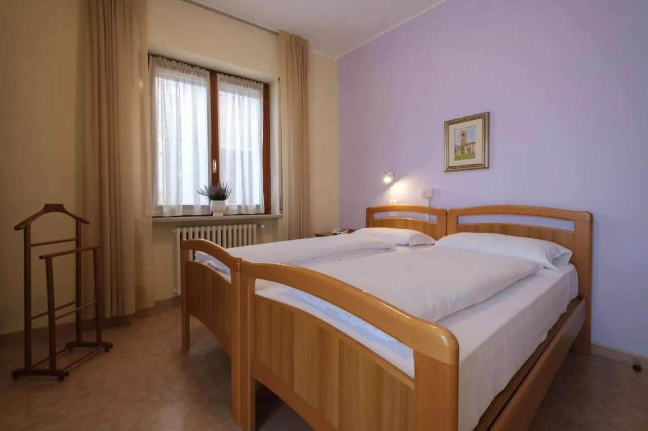 Casa Vacanza - Casa Del Padre Nascimbeni Torri Del Benaco Guest house