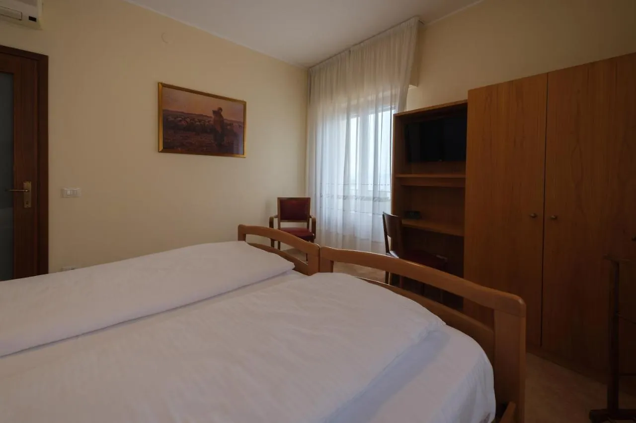 Casa Vacanza - Casa Del Padre Nascimbeni Torri Del Benaco Pensionat