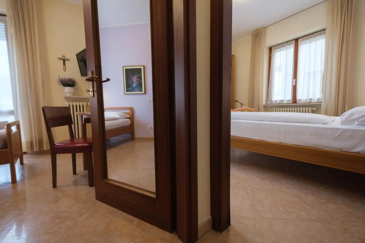 Casa Vacanza - Casa Del Padre Nascimbeni Torri Del Benaco
