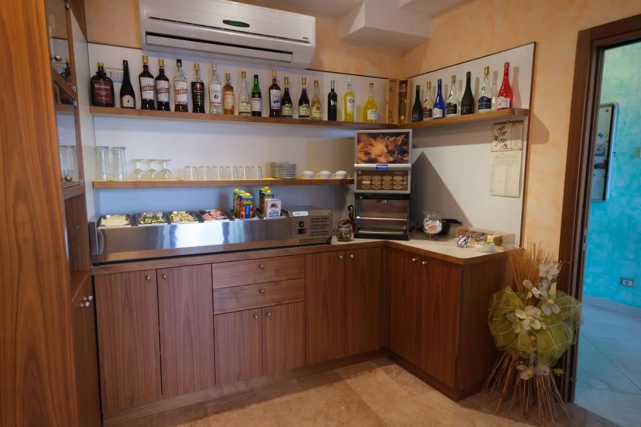 Pensionat Casa Vacanza - Casa Del Padre Nascimbeni Torri Del Benaco