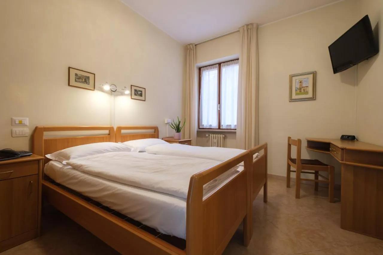 Casa Vacanza - Casa Del Padre Nascimbeni Torri Del Benaco Guest house