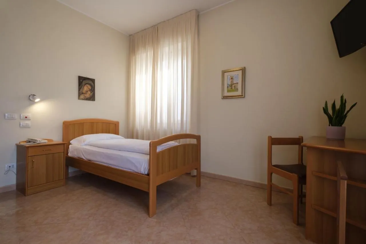 Casa Vacanza - Casa Del Padre Nascimbeni Torri Del Benaco 0*,  Italien