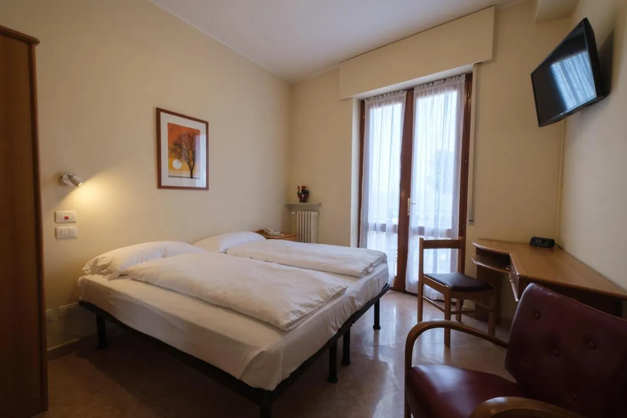 Casa Vacanza - Casa Del Padre Nascimbeni Torri Del Benaco