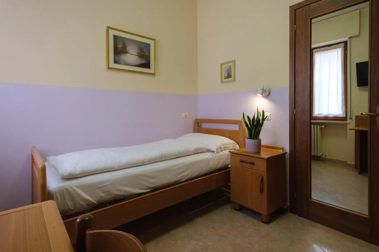 Casa Vacanza - Casa Del Padre Nascimbeni Torri Del Benaco 0*,