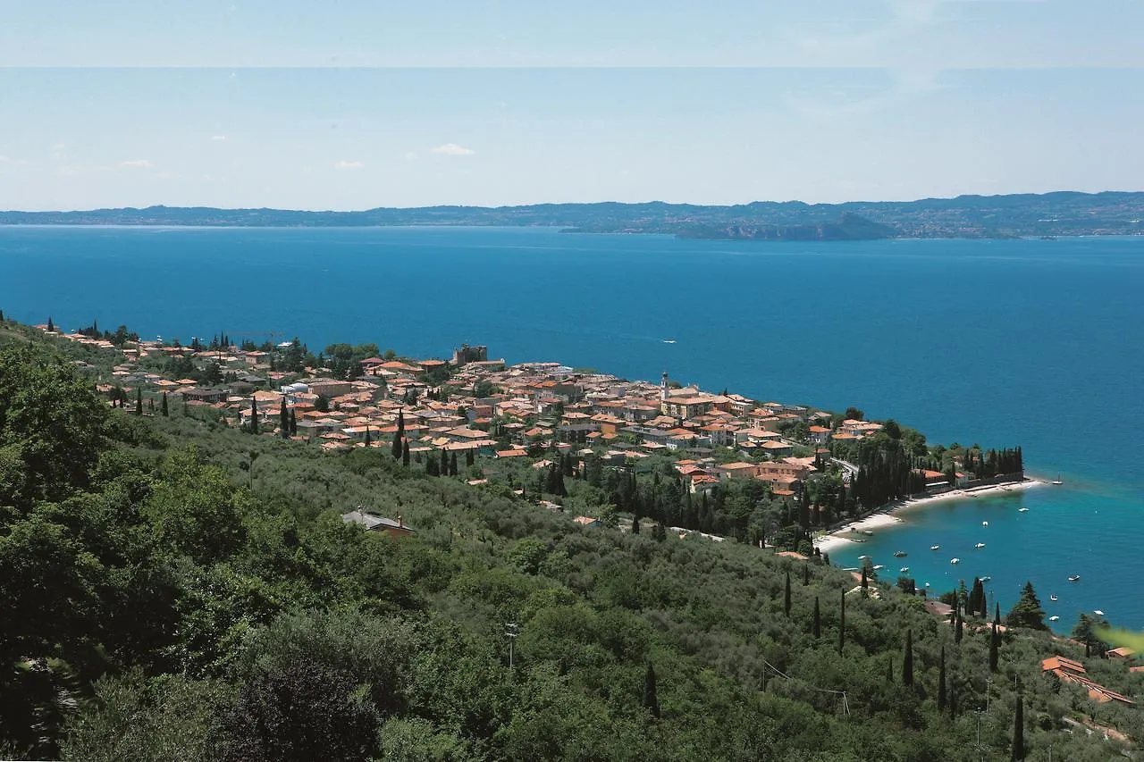 Hotel Casa Vacanza - Casa del Padre Nascimbeni Torri Del Benaco 0*,  Italia